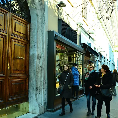 Cola Di Rienzo - In Gasthof