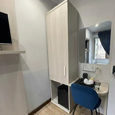Residenza Cola Di Rienzo - In Pensionat
